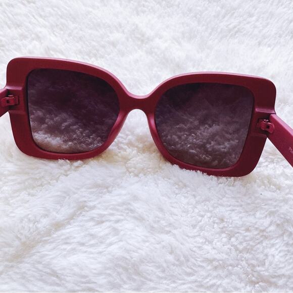 Eva Red Square-Framed Sunglasses - Picture 10 of 14
